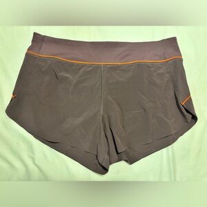 Athleta, Run with it Shorts, burgundy, XL